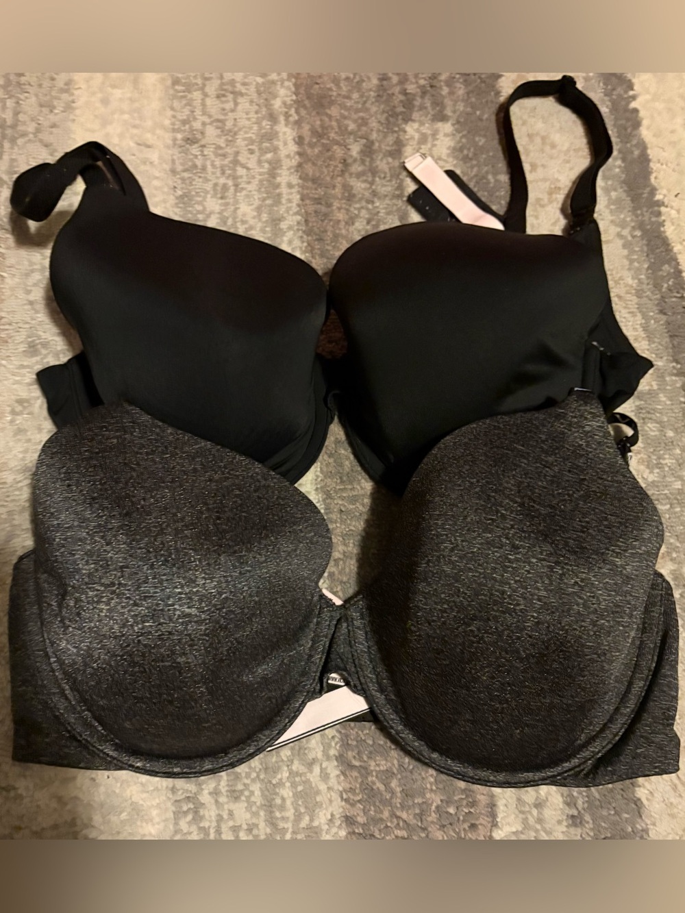 Set of 2 Victoria's Secret Smooth T-Shirt Bras in Black and Dark Heather